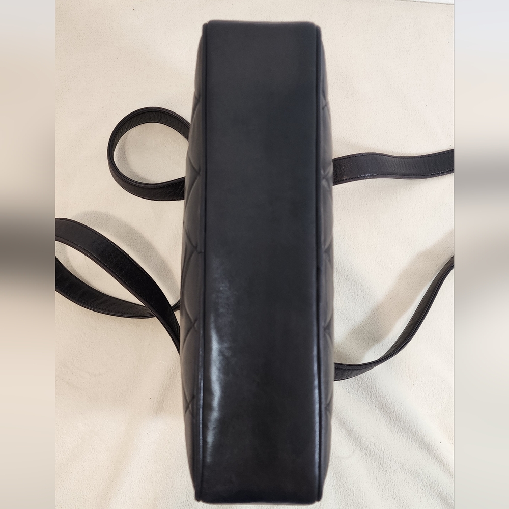 Chanel 1994-1996 quilted lambskin shoulder. Dark Brown. Slight fade on hardware - Picture 5 of 16